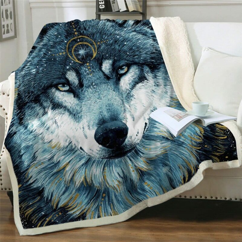 Couverture loup bleue sur un canapé