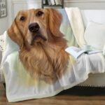 Plaid polaire blanc avec imprimé chien sur un canapé