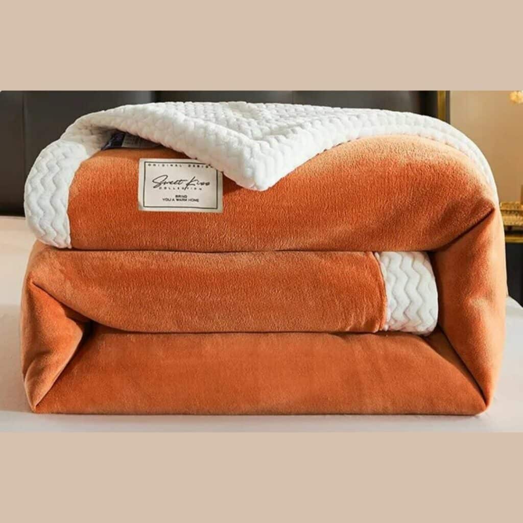 Un plaid cocooning est-il une bonne idée de cadeau ?  Conseils et astuces couverture lourde et chaude en polaire 4